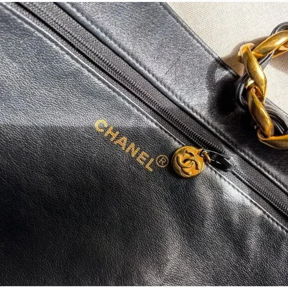 CHANEL 1994 VINTAGE BLACK 24K GOLD CHUNKY CHAIN CLASSIC CC LEATHER TOTE BAG - Picture 5 of 16